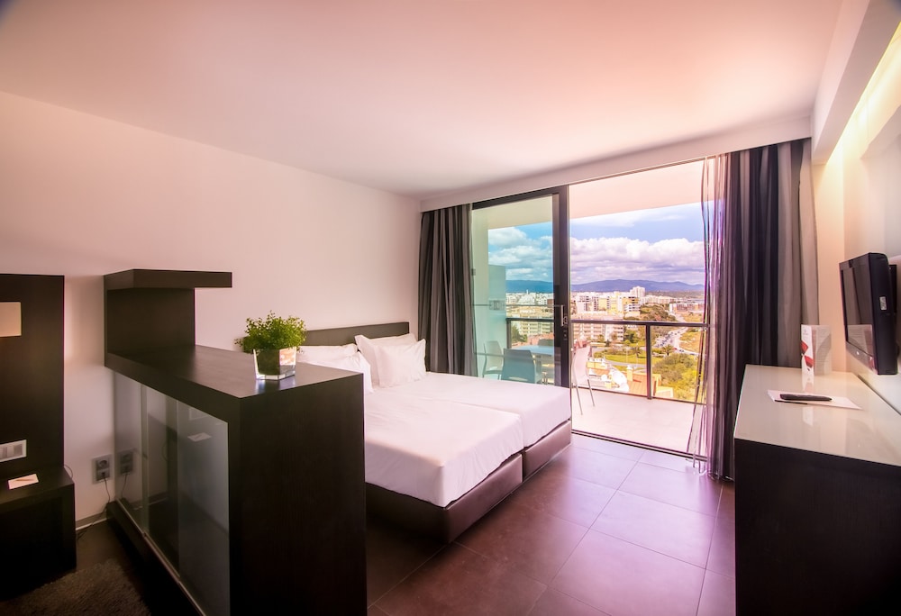RR Hotel Da Rocha 49/74