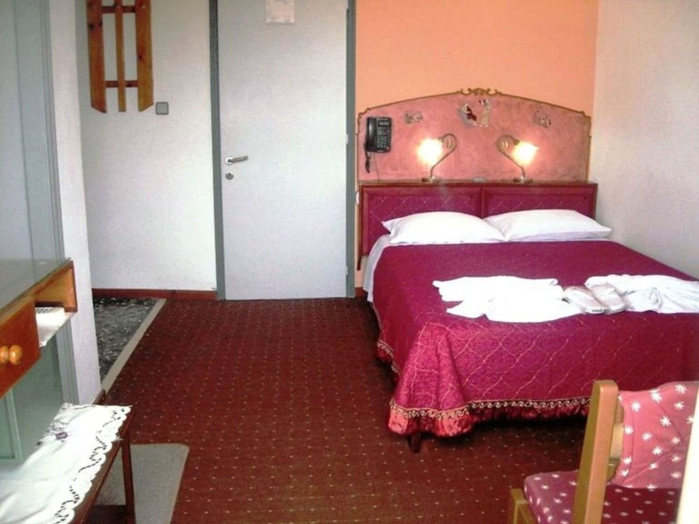 Sun City Apartments 35/50