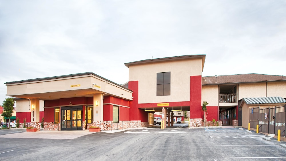 SureStay Hotel by Best Western Tehachapi 3/34