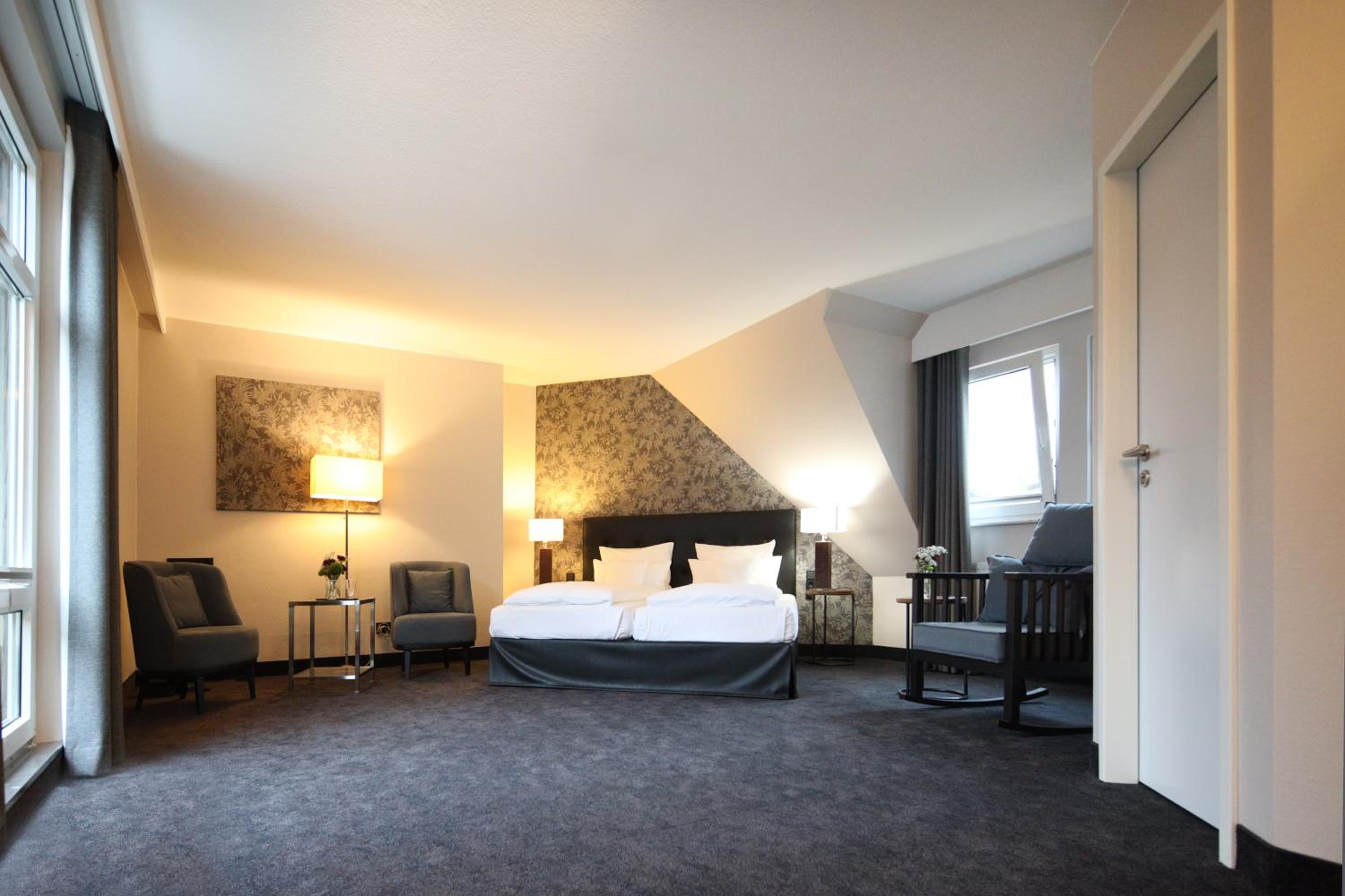 جناح، Seehotel Niedernberg - Das Dorf am See 3/6