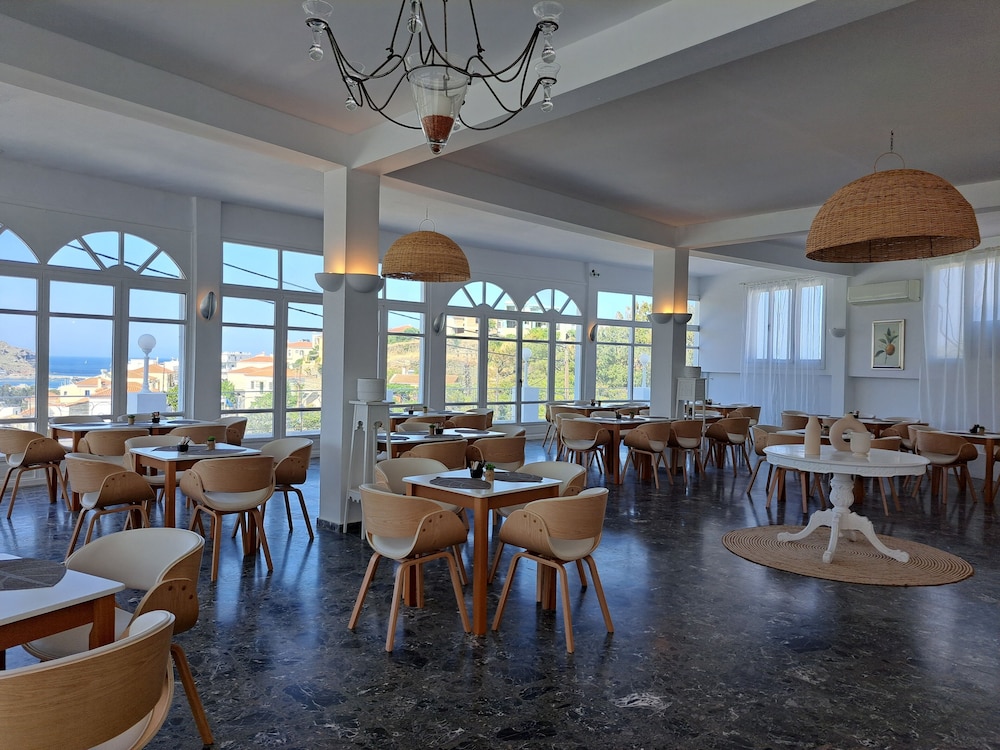 Paradise Art Hotel 44/57