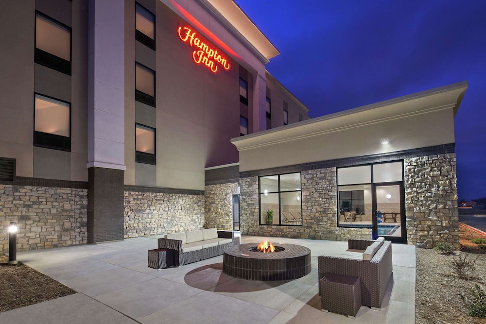Hampton Inn Sikeston 3/43