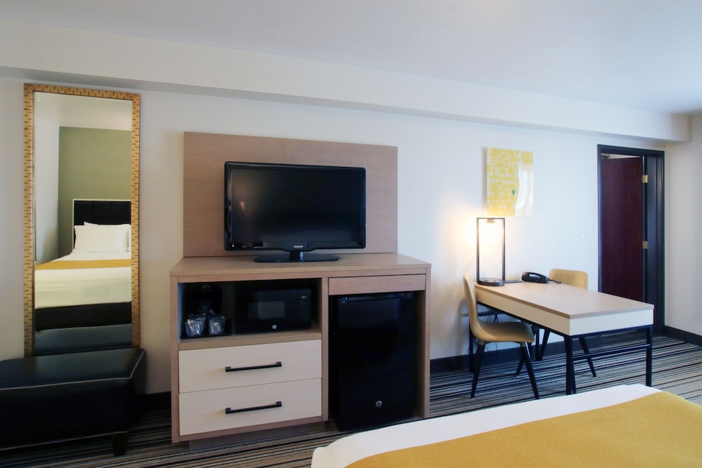Oxford Suites Spokane Valley 54/64