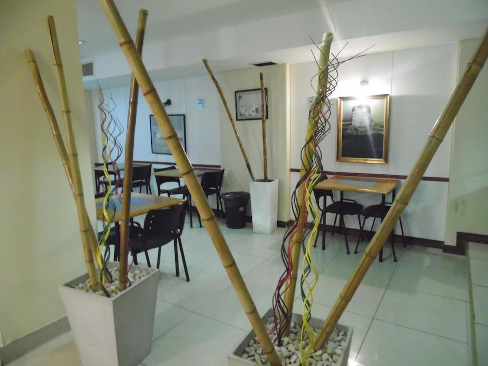 Hotel Adrazi 34/40