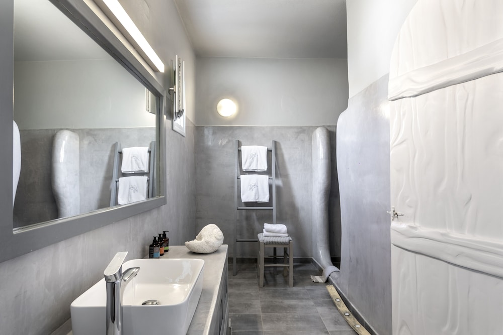Blue Dolphins Apartments & Suites 47/49