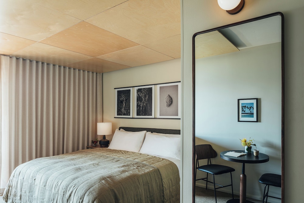 ROOM, DOUBLE BED, POOL VIEW