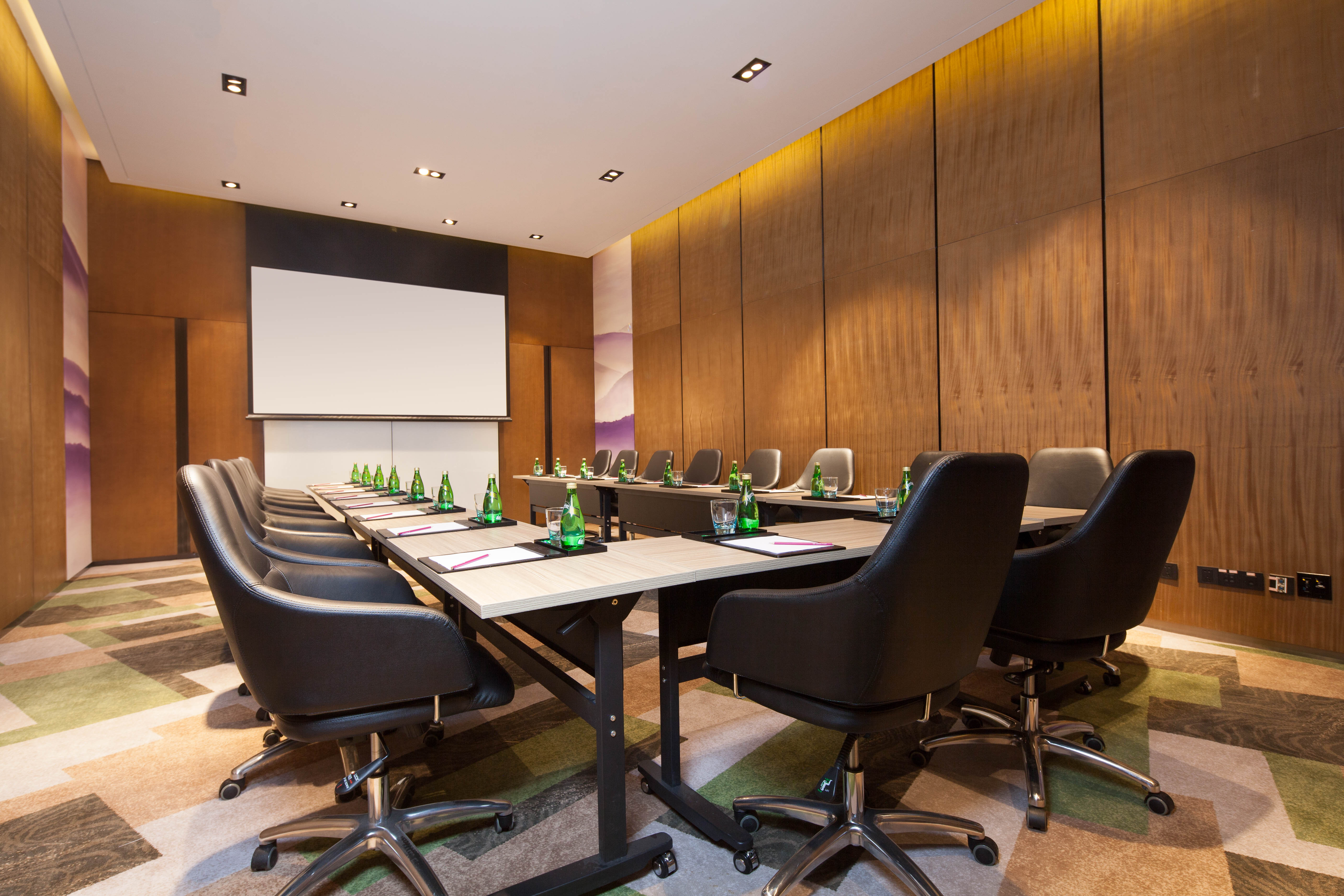 CROWNE PLAZA KUNSHAN 67/79