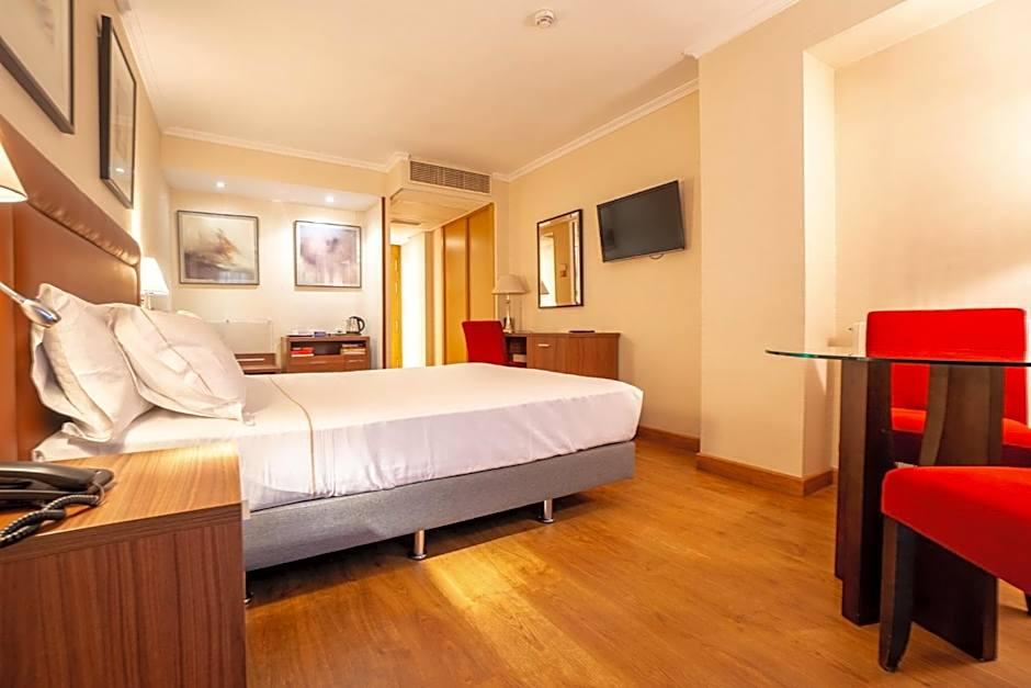 Aparto Hotel Rosales 6/24