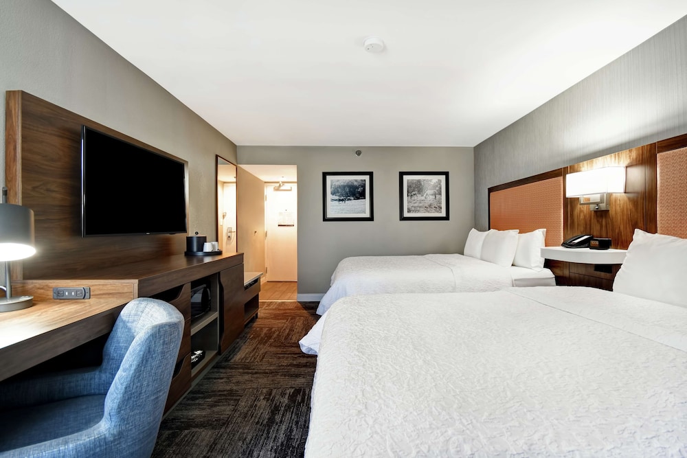 Hampton Inn I-75 Lexington Hamburg Area 7/35