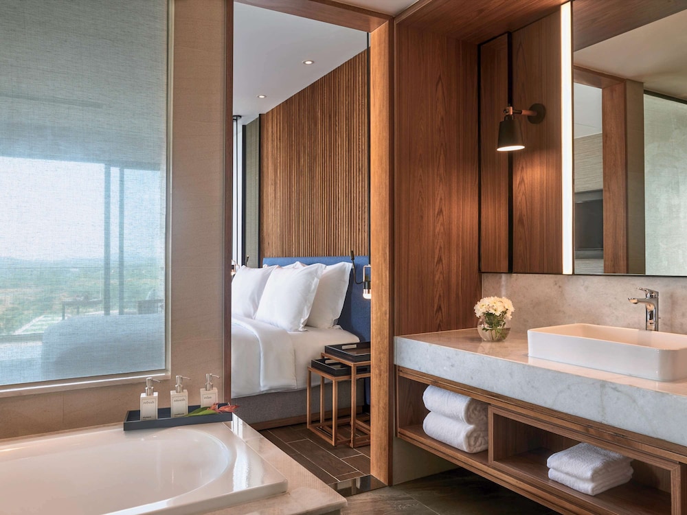 Movenpick Resort Waverly Phu Quoc 14/77