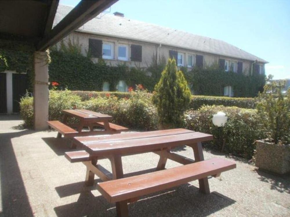 Ibis Budget Tarbes 38/38