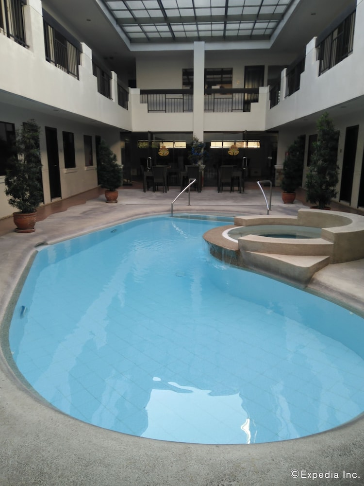Boomerang Hotel 33/63