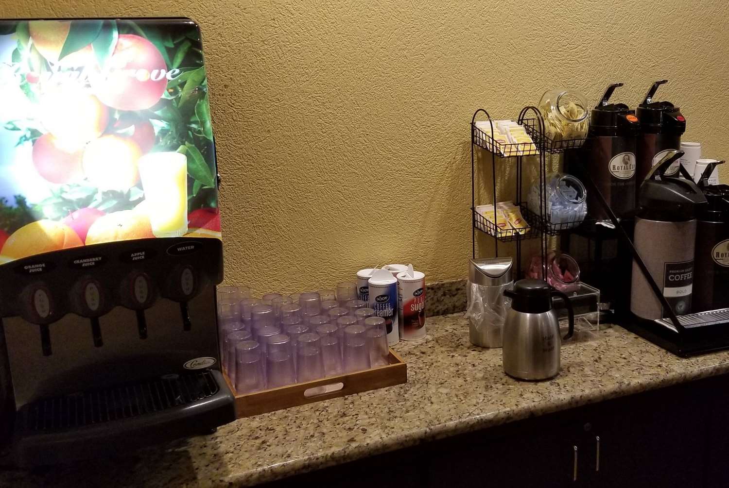 Ramada By Wyndham Houston Intercontinental Airport East 11/33