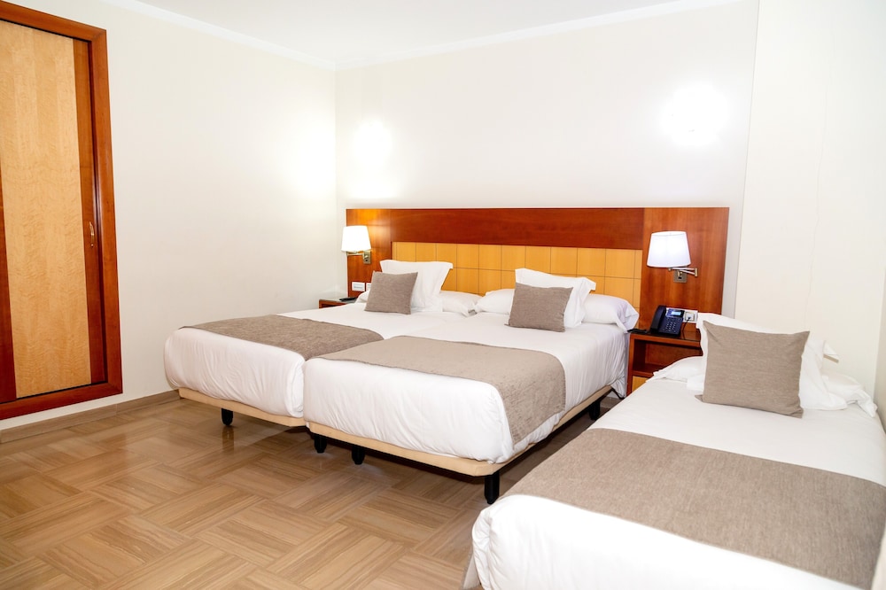 ROOM, DOUBLE BED, WITH EXTRA BED