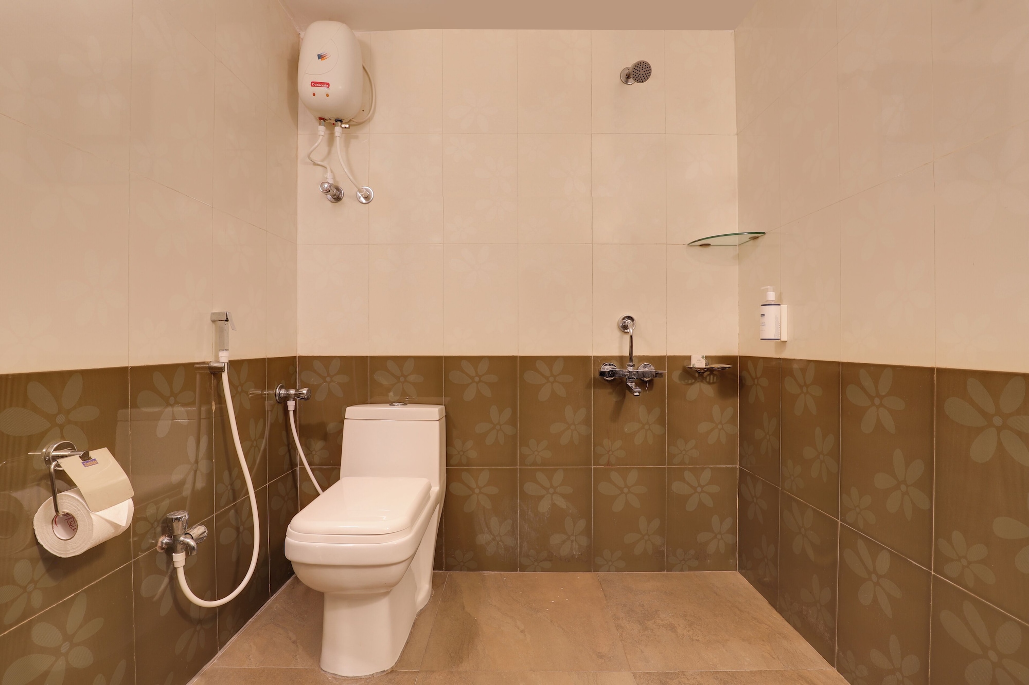 Deluxe, Queen Bed, Keys Lite by Lemon Tree Hotels Sylvan Dapoli 4/5