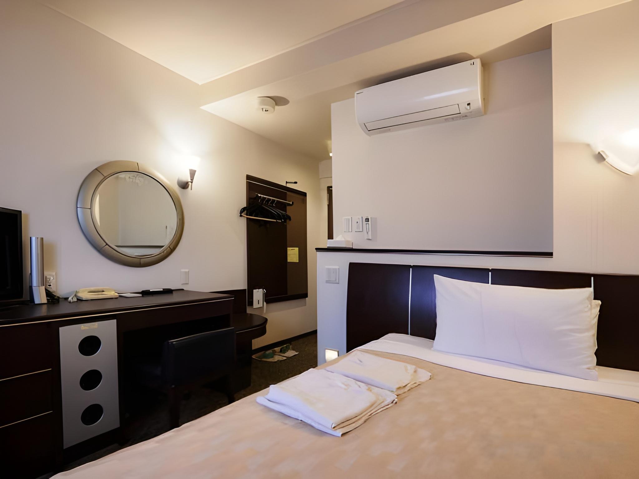 Semi Room, Double Bed, Bathtub