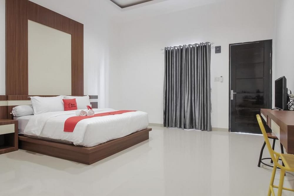 RedDoorz Premium @ Setiabudi Medan 9/22