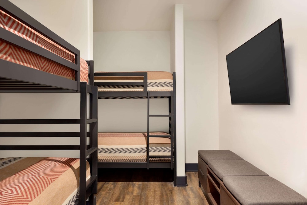 Origin Westminster, a Wyndham Hotel 41/44