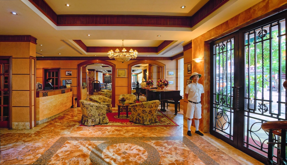 The Jesselton Hotel 9/50
