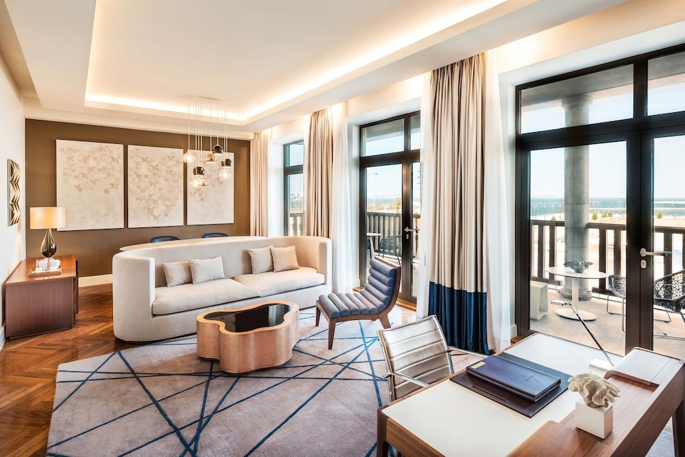 Sheraton Intourist Hotel Baku 35/57