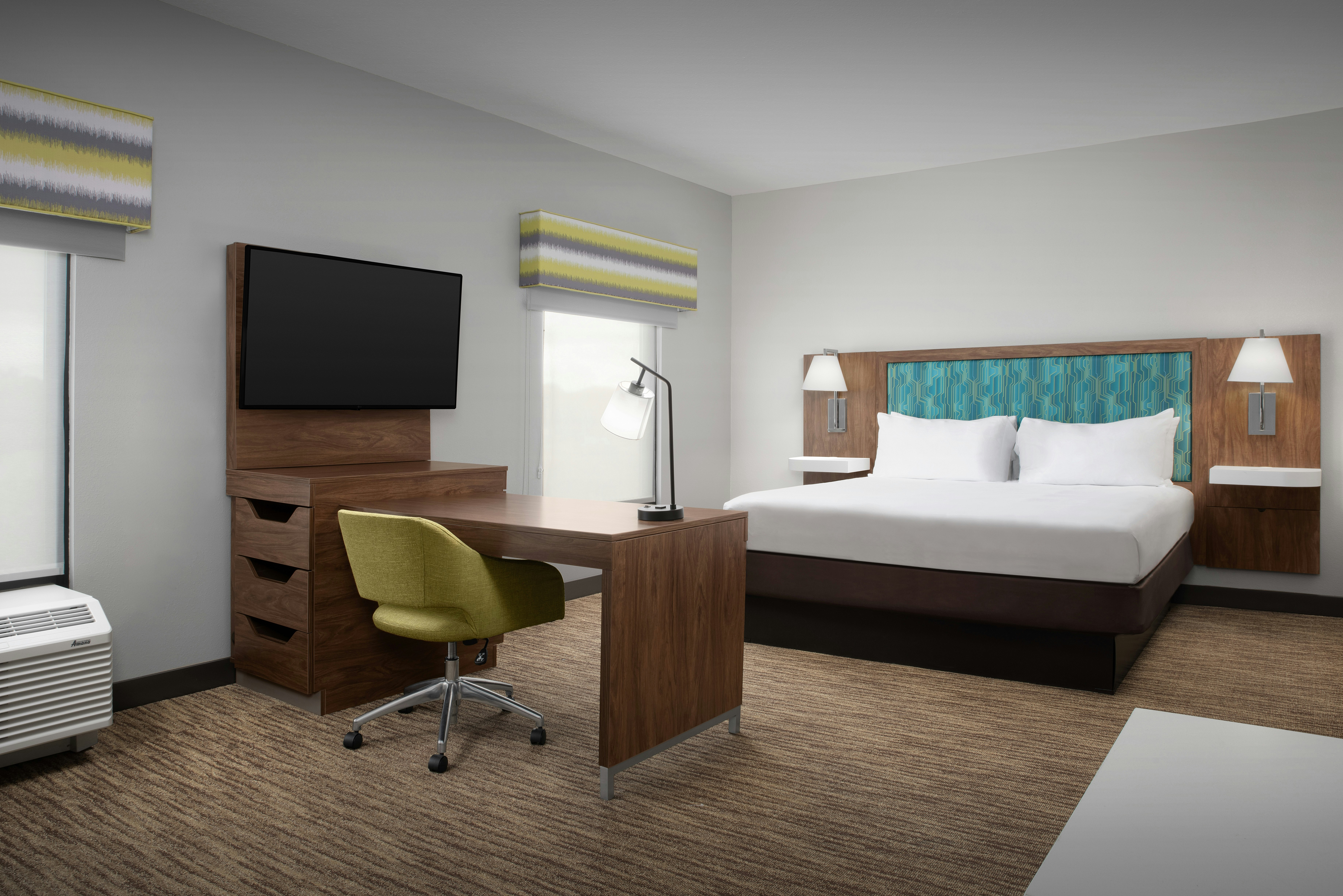 STUDIO, SUITE, KING BED