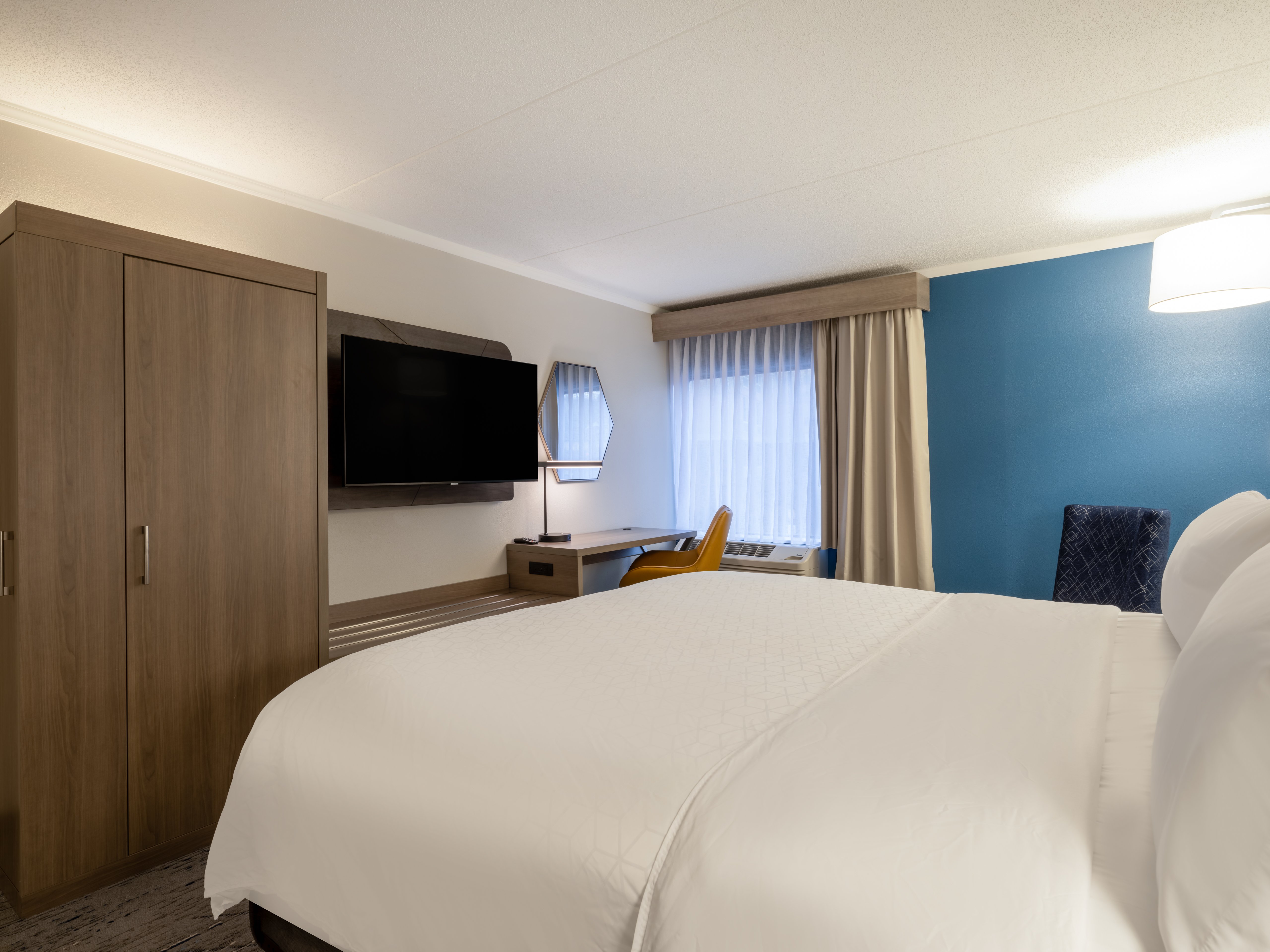 Leisure, King Bed