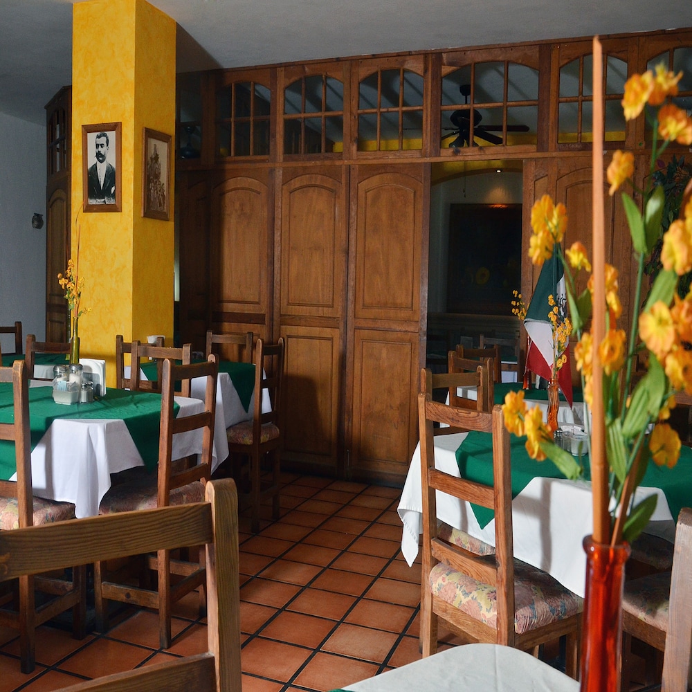 Hotel Las Fuentes 44/64