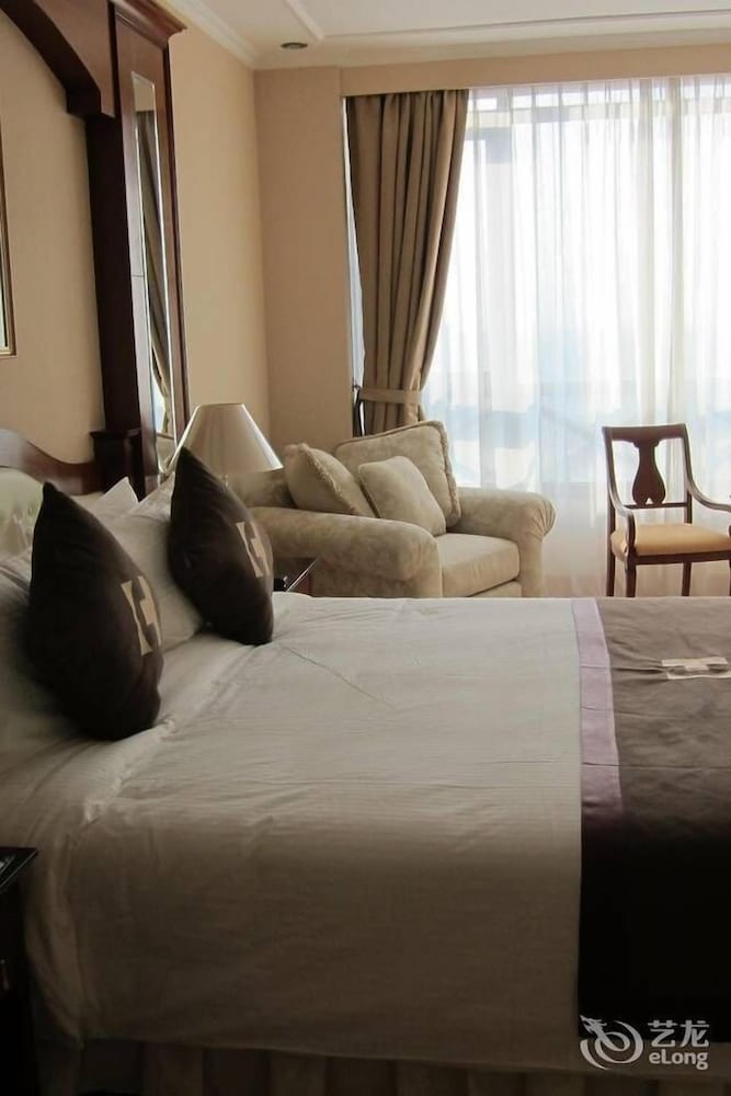 Clifford Hotel 28/32