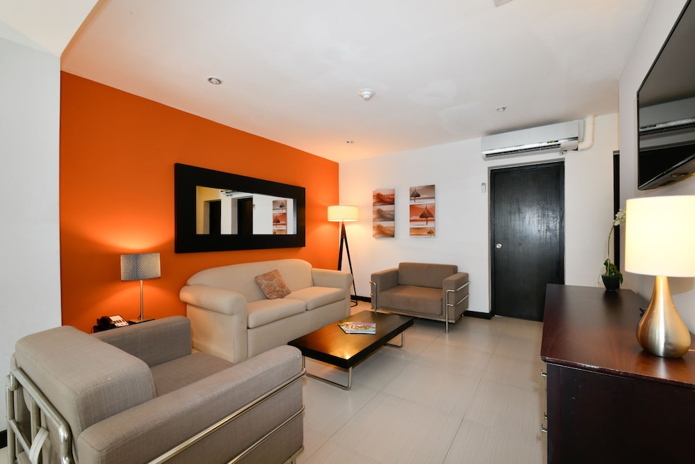 Voco Surfside Aruba by IHG 52/90