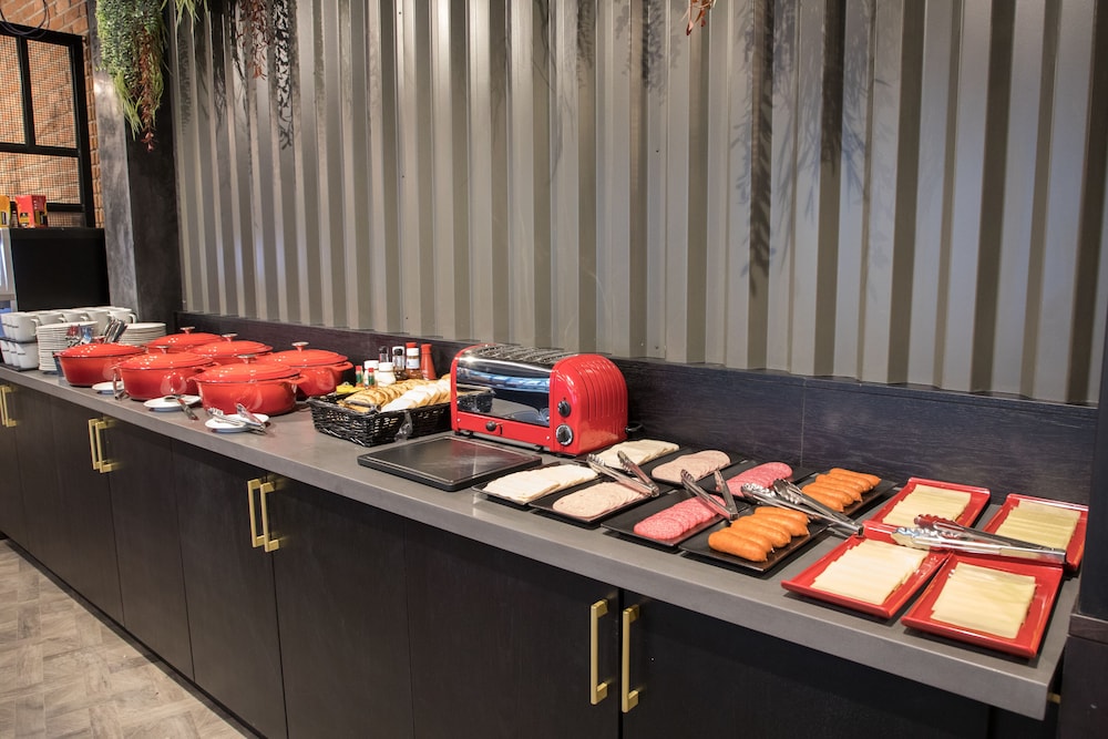 Radisson Red London Greenwich The O2 36/56
