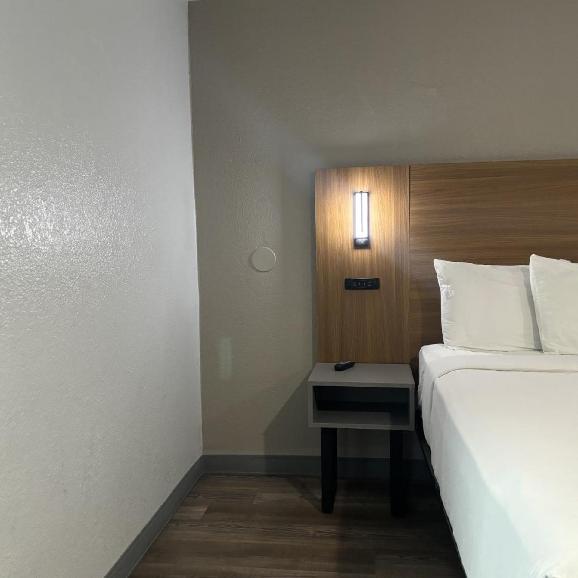 1 King Bed - Mobility Accessible RI Shower Nsmk