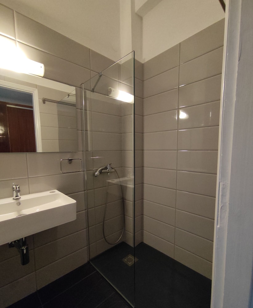 Tina Hotel 30/44