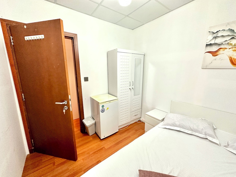 Heartland Hostel 43/44