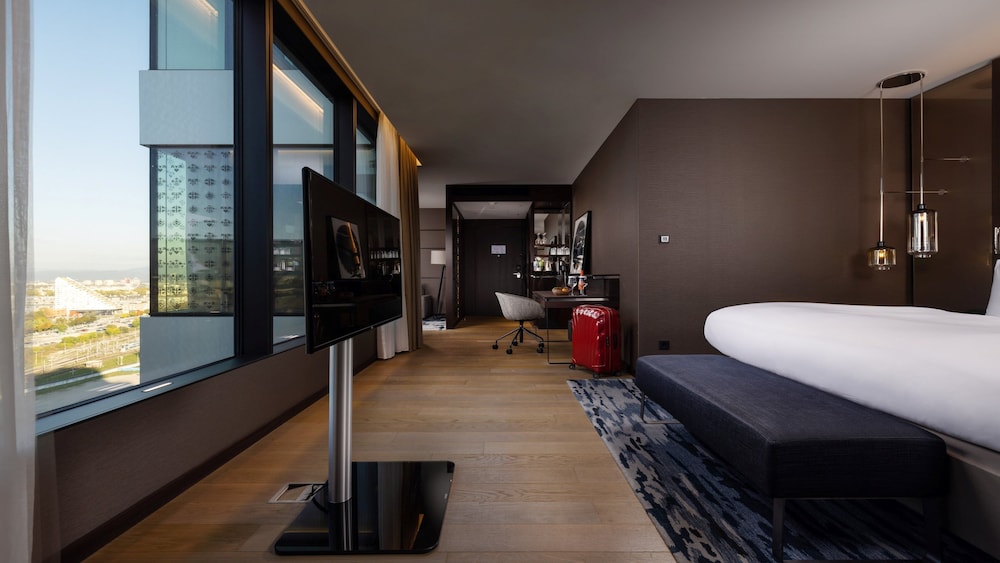 INTERCONTINENTAL LJUBLJANA 45/76