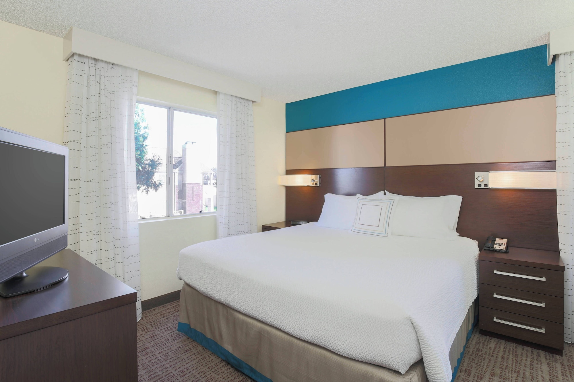 Room at Residence Inn by Marriott Bakersfield, BAKERSFIELD - CA