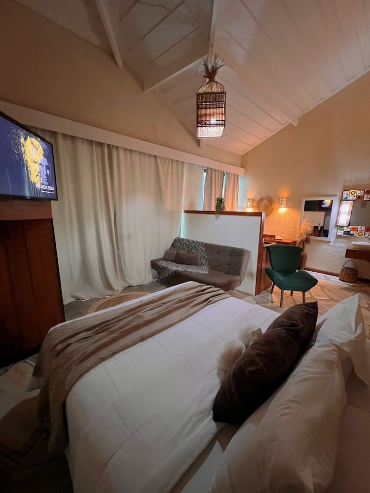 Pier Beach Hotel 23/68