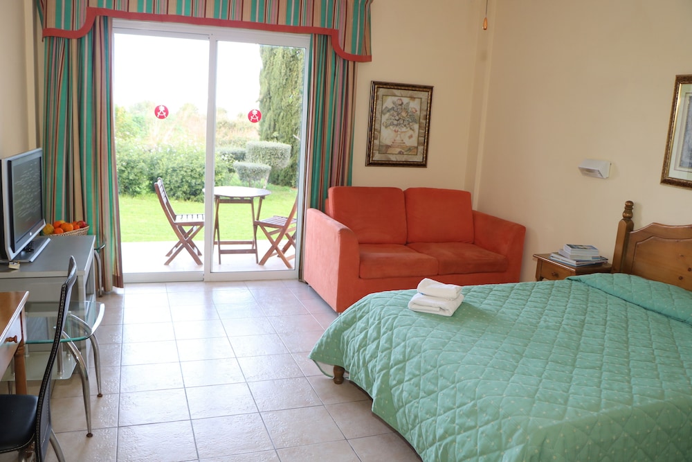 Akamanthea Holiday Village 19/50