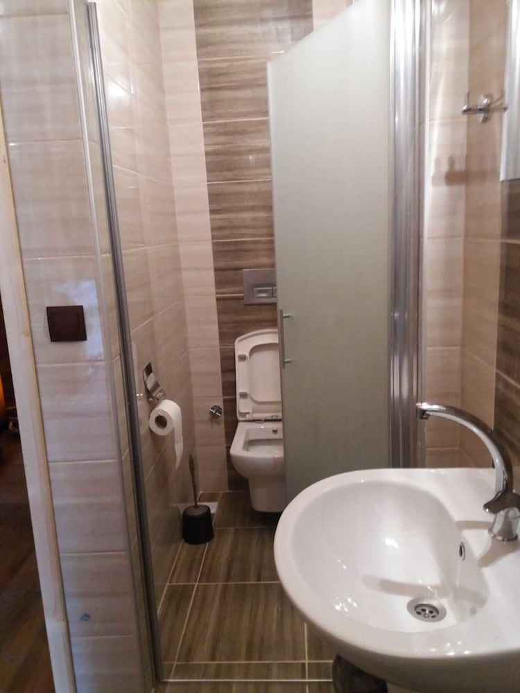 Hamsikoy Tas Otel 38/40