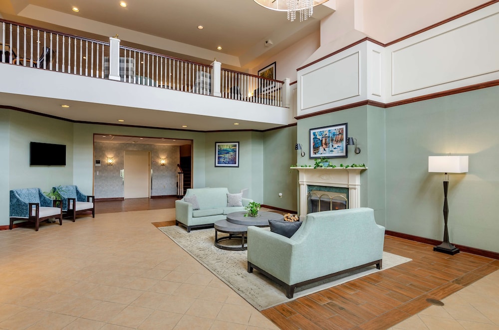 Best Western Plus Inn at Hunt Ridge 28/36