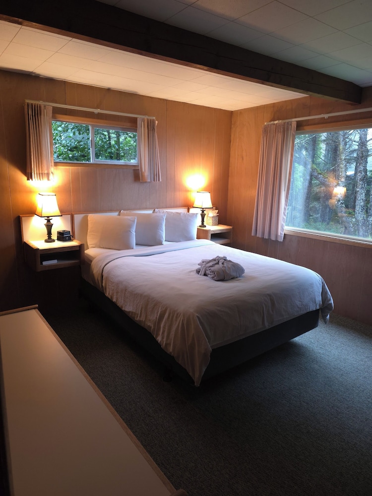 Ocean Crest Resort 11/50