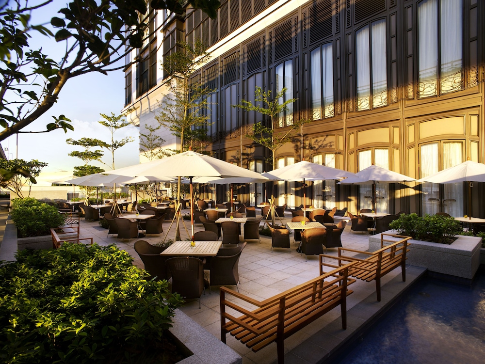 Harbour Grand Hong Kong Hotel 66/68