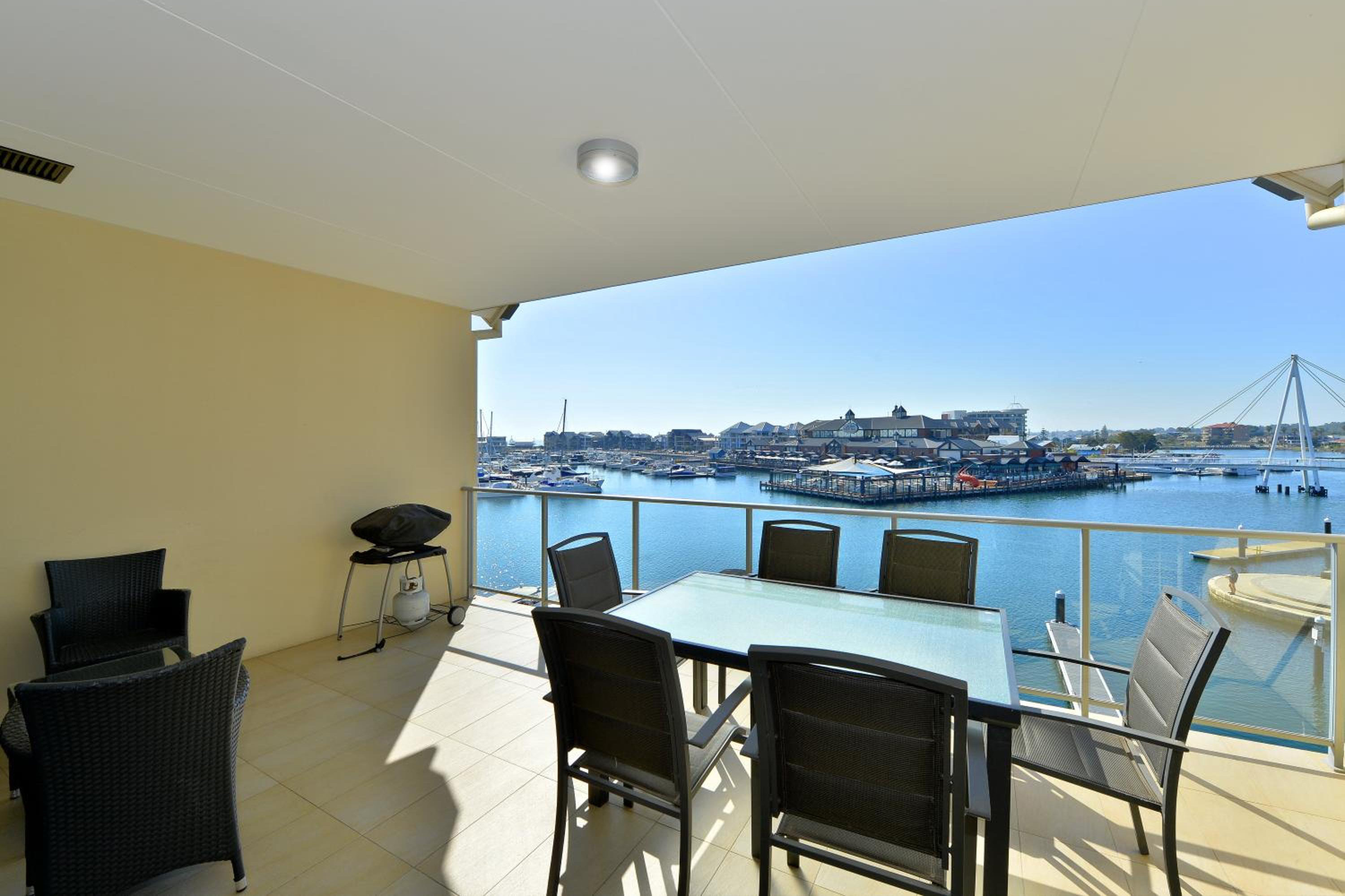 Dolphin Quay Apartments 59/71
