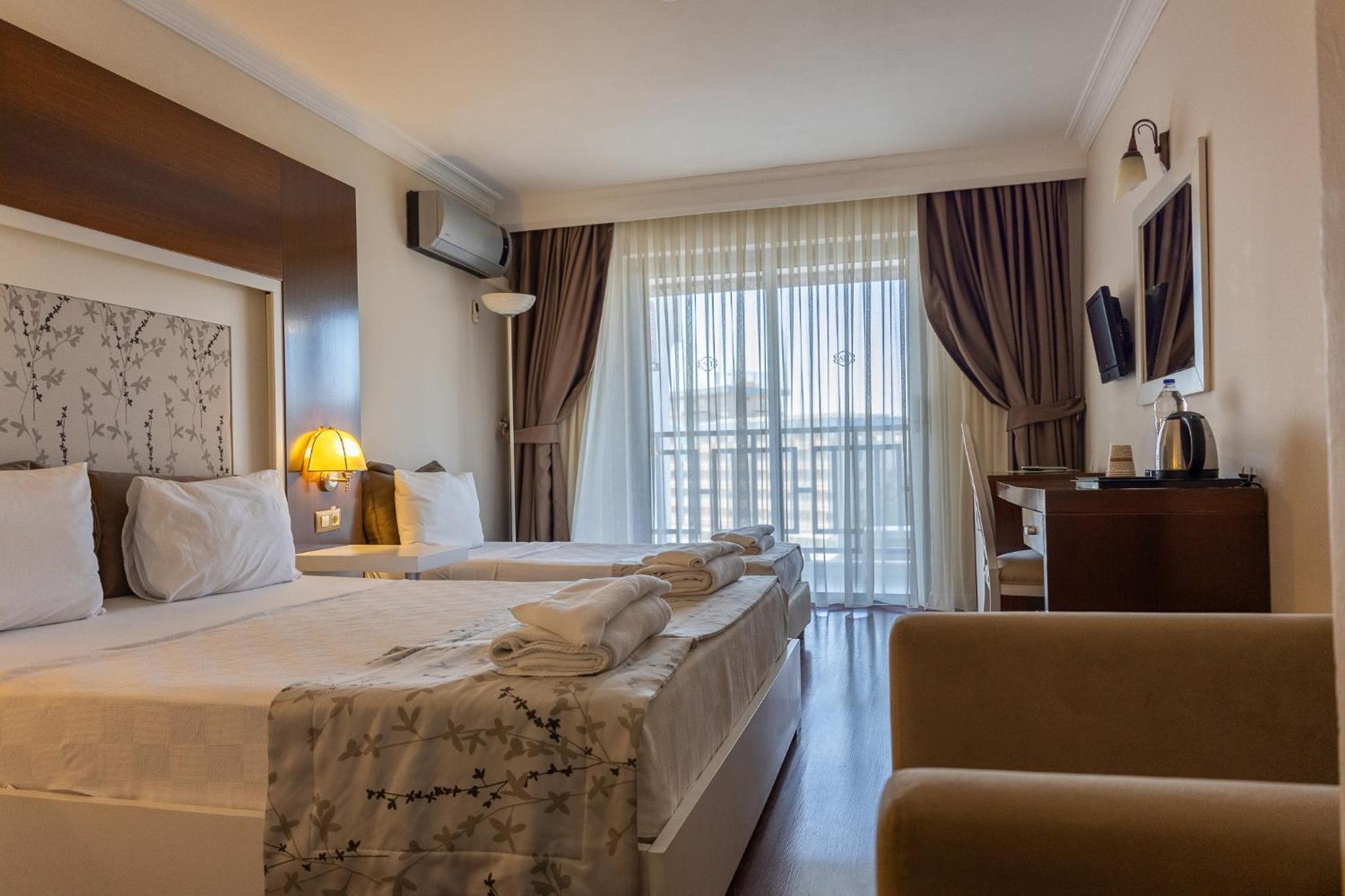 Sentinus Beach Hotel 27/83