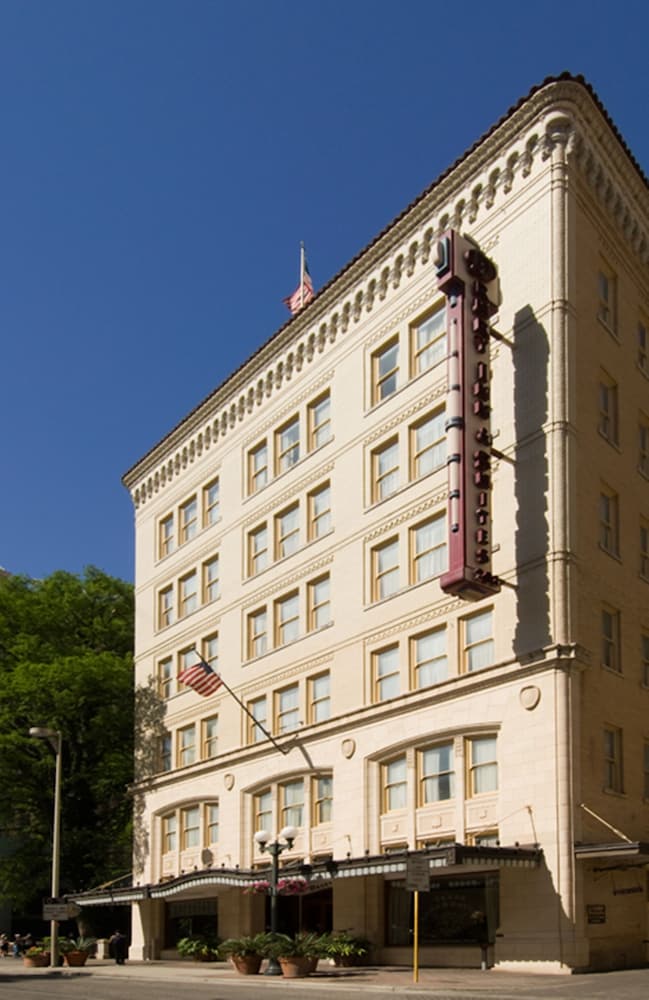 Drury Inn and Suites San Antonio Riverwalk 2/49