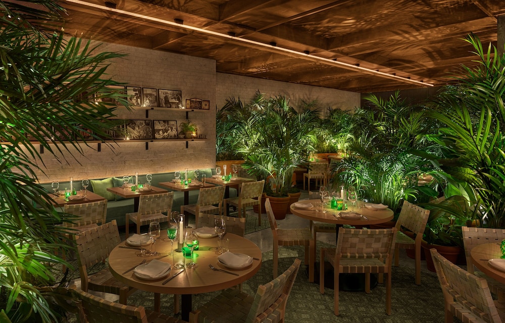 restaurant cafeteria
