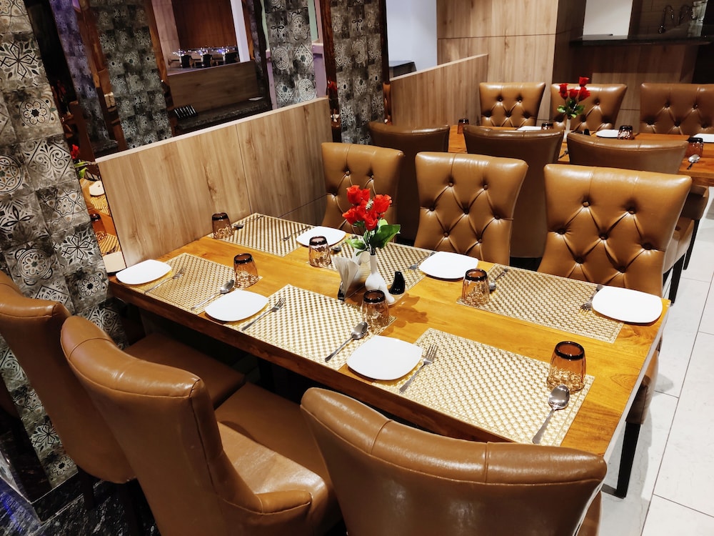 Hotel Shri Radha Nikunj Vrindavan 10/17