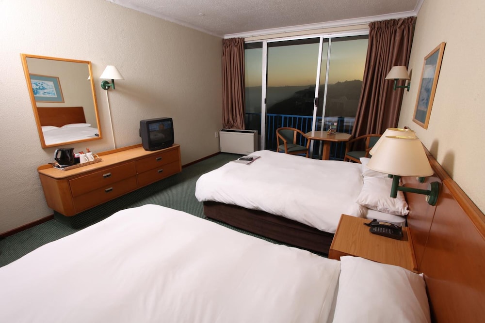 Wilderness Beach Hotel 16/65
