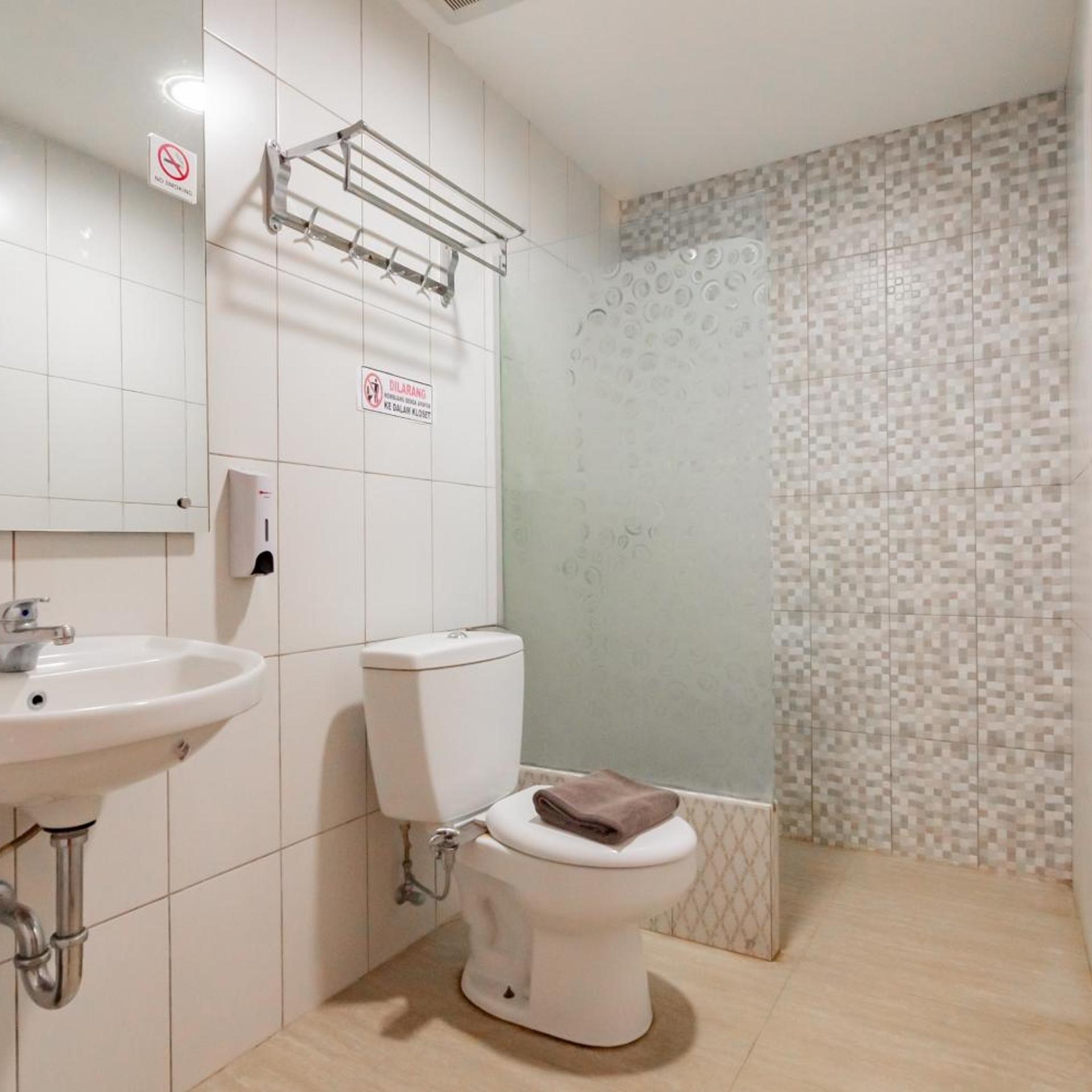 غرفة تنفيذية ثلاثية، RedDoorz Premium Near Bandung Station 3/3