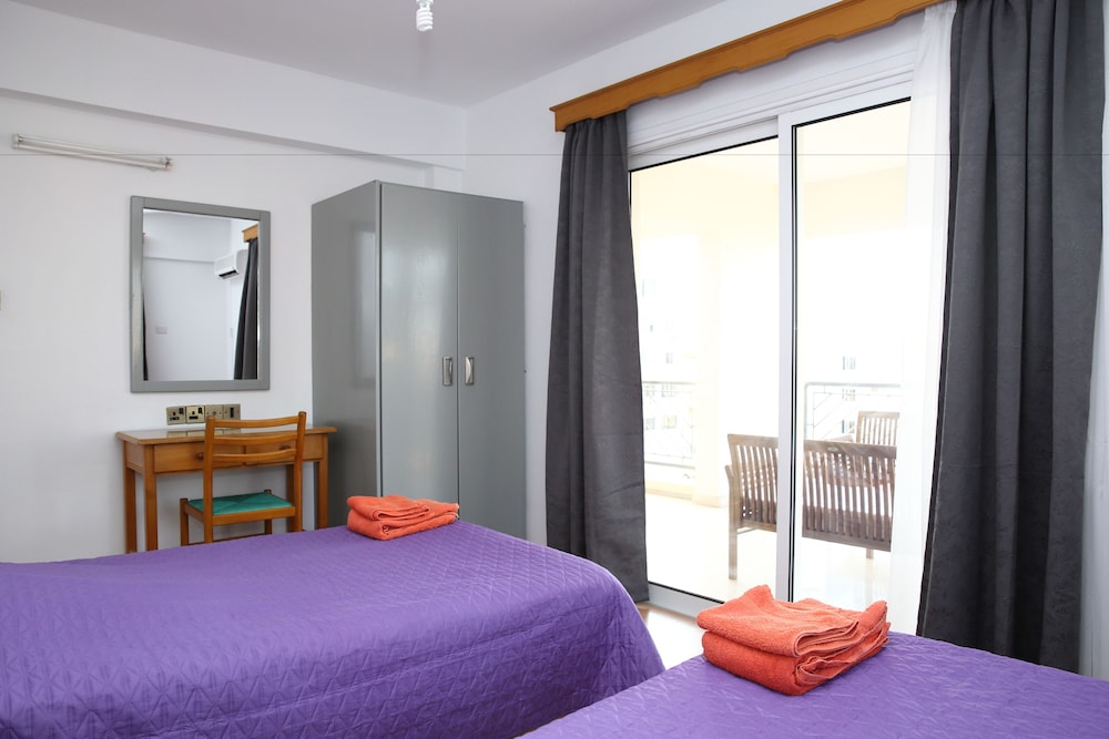 Alora Apartments 10/50