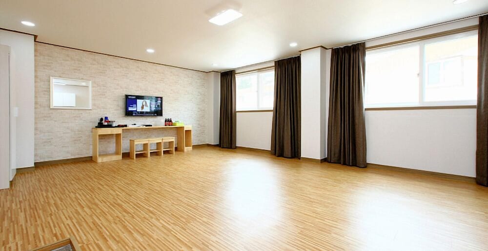 Traum Hotel &amp; Condo 11/55